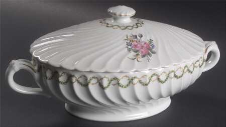 Louveciennes Oval Covered Vegetable