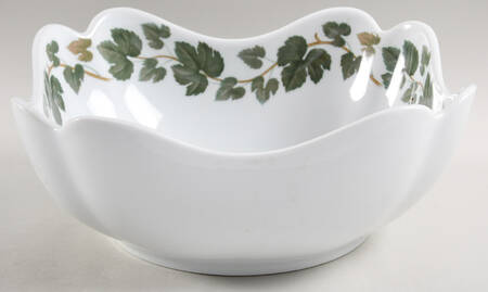 Weinlaub (Maria Teresa) 9" Square Vegetable Bowl