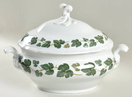 Weinlaub (Maria Teresa) Oval Tureen & Lid