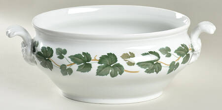 Weinlaub (Maria Teresa) Oval Tureen No Lid