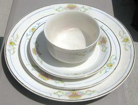 PRESIDENTIAL Flat Cup & Saucer Set