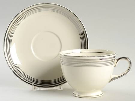 N1539 Footed Cup & Saucer Set