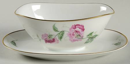 Sweet Pea Gravy Boat with Attached Underplate