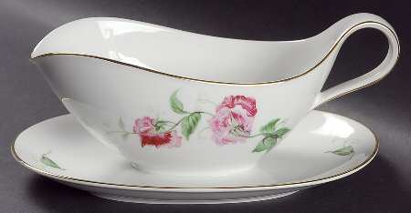 Sweet Pea Gravy Boat with Attached Underplate