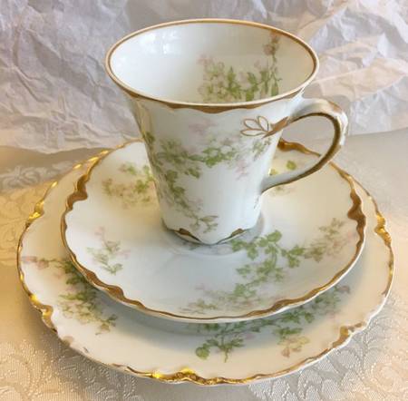 Schleiger 61L Chocolate Cup & Saucer Set