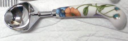 Poppy Stainless Bowl Ice Cream Scoop