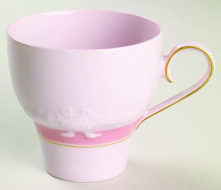 Monique Footed Cup