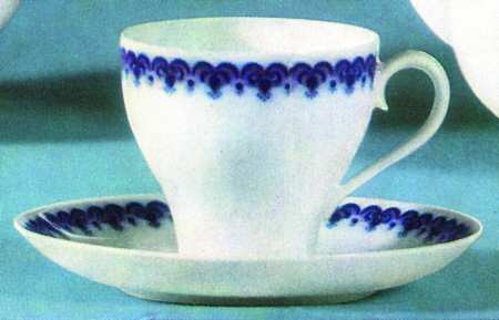 Juliane Flat Cup & Saucer Set