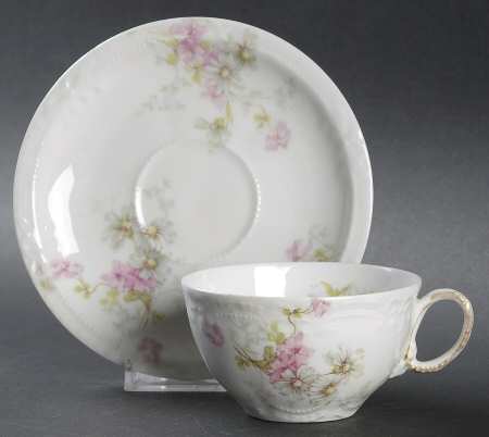 Schleiger 331 Flat Cup & Saucer Set