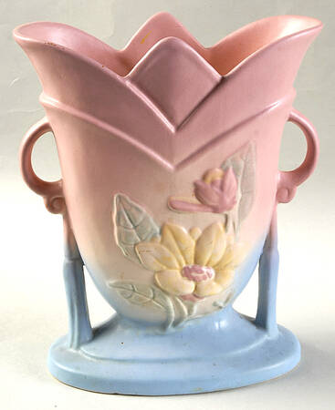 Magnolia (Matte) 8" Handled Vase