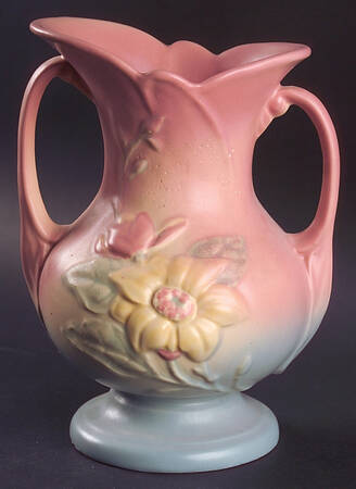 Magnolia (Matte) 8" Handled Vase