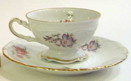 HEJ34 Footed Cup