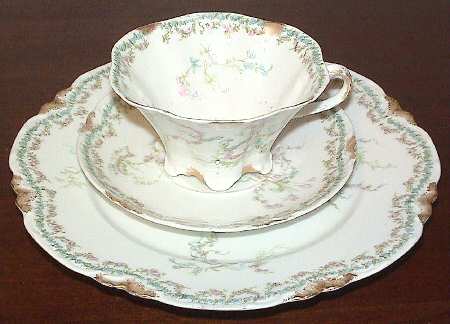 Schleiger 440a Footed Cup & Saucer Set