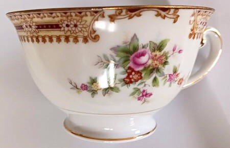 HIR23 Footed Cup