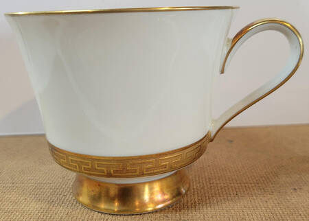 19207 Footed Cup