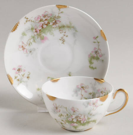 Schleiger 146q Flat Cup & Saucer Set