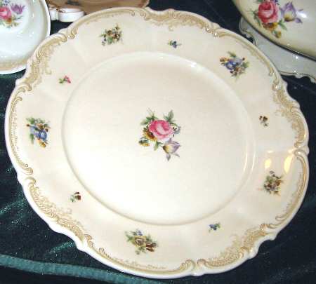 HUT675 Dinner Plate