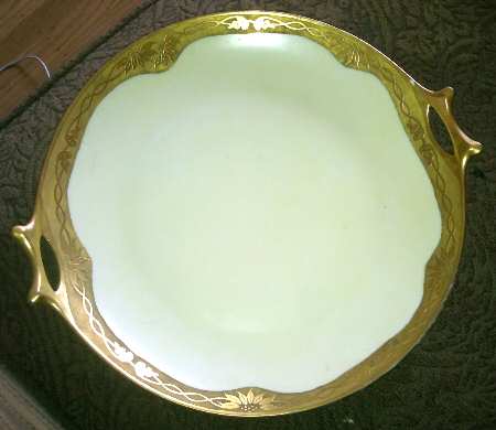 HUT693 Handled Cake Plate