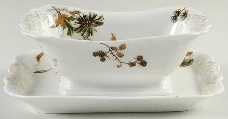 Schleiger 1154 Gravy Boat with Attached Underplate
