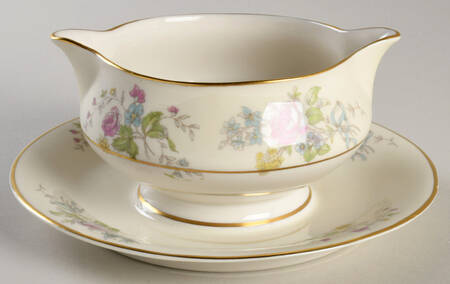 H895 Gravy Boat with Attached Underplate