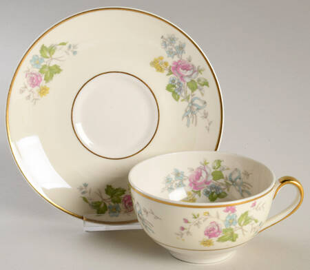 H895 Flat Cup & Saucer Set