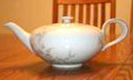 HC553 Teapot & Lid