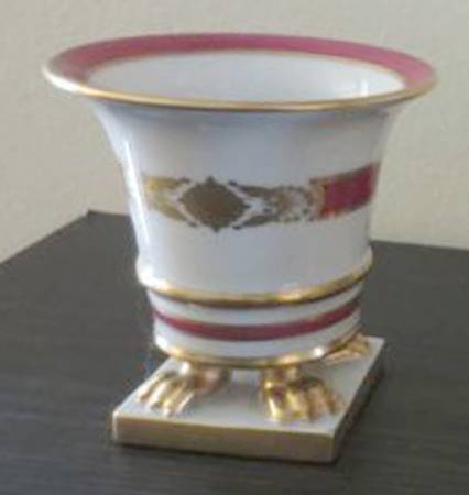 D'Or Rasberry 4" Claw Footed Vase