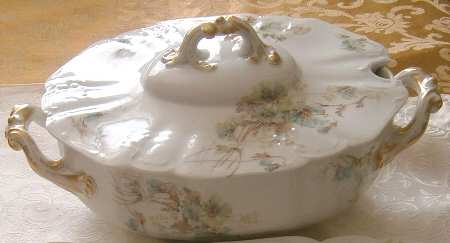 Schleiger 54 Tureen &  Lid