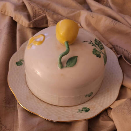 HER20 Round Covered Butter