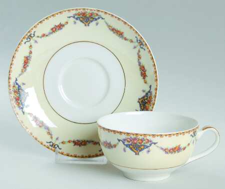 Pomona (Cream, Gold Verge) Flat Cup & Saucer Set