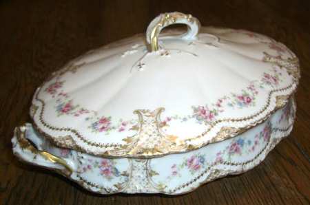 H966 Oval Covered Vegetable