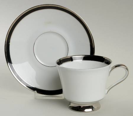 19588 Footed Cup & Saucer Set
