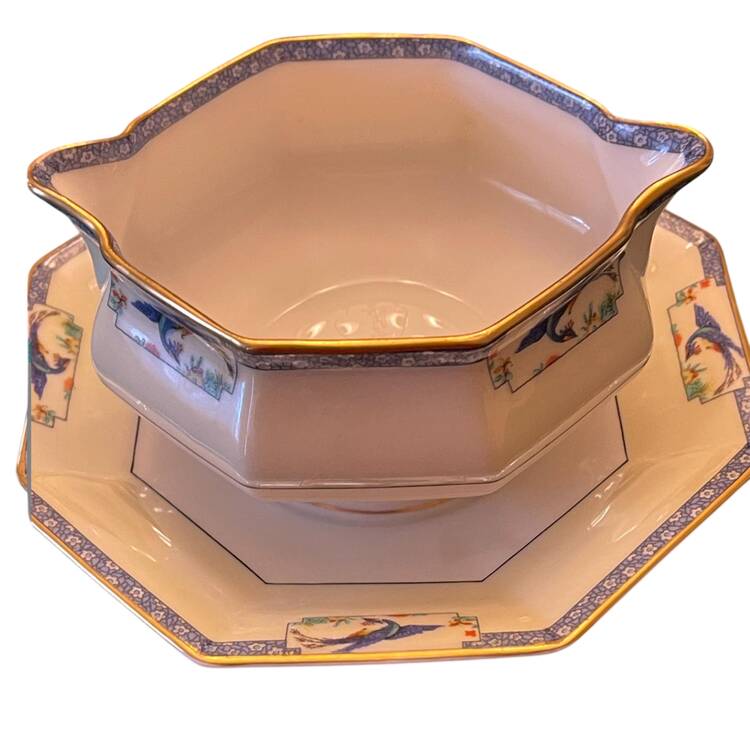 Calcutta (Cream Rim) Gravy Boat with Attached Underplate