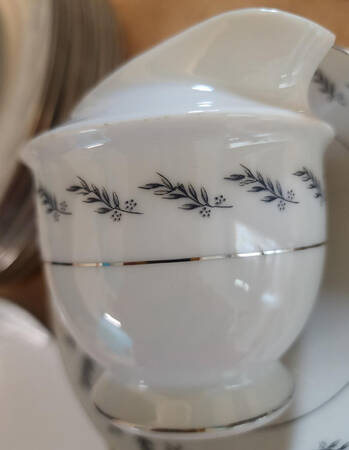 Royal Laurel Creamer