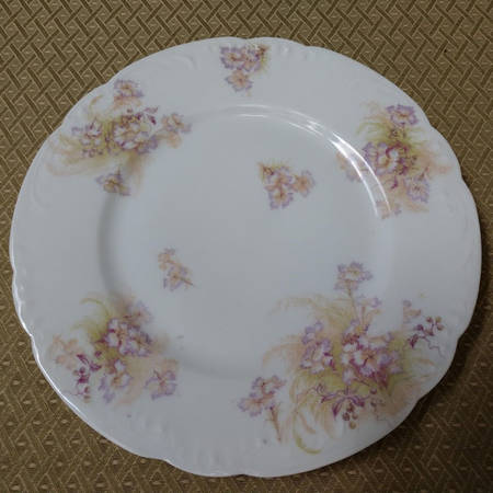 H1035 Luncheon Plate