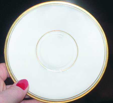 H1037 Saucer