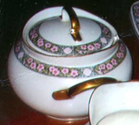 HUT765 Sugar Bowl & Lid