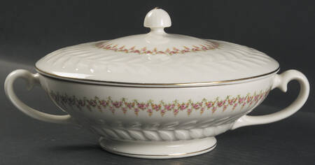 Ashley (Greylock Shape) Round Covered Vegetable
