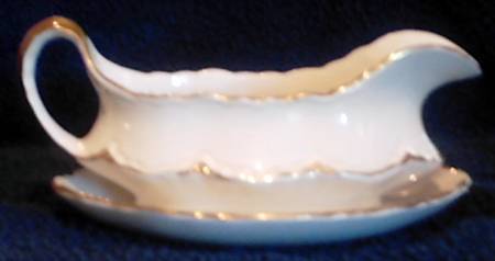 W617 Gravy Boat & Underplate