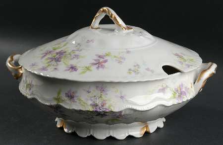 H1076 Tureen &  Lid