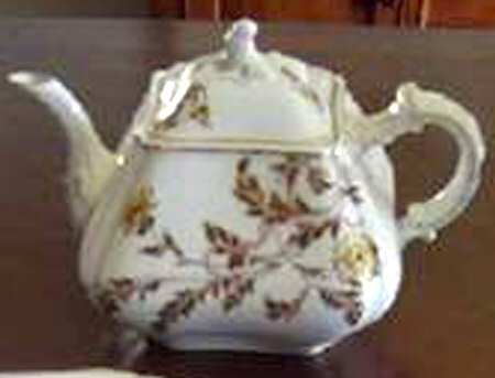 H1098 Teapot & Lid