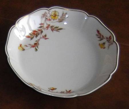 H1098 Saucer