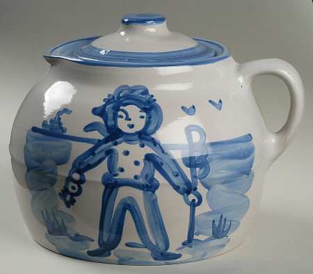 Fisherman Bean Pot & Lid