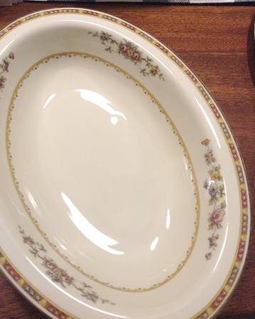 15784 9" Oval Vegetable Bowl