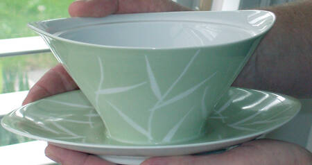 Manila Gravy Boat w/Attached Underplate No Lid