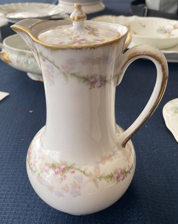 H1168 Chocolate Pot & Lid
