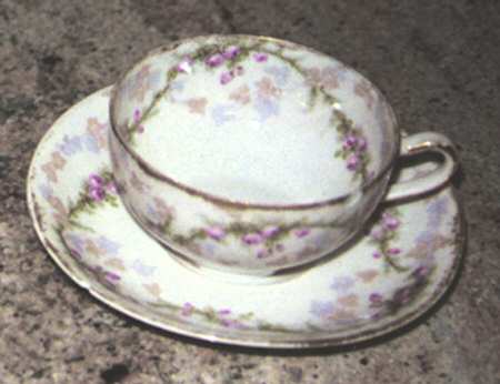 H1168 Flat Cup & Saucer Set