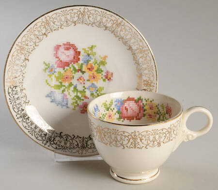 HLC1178 Footed Cup & Saucer Set