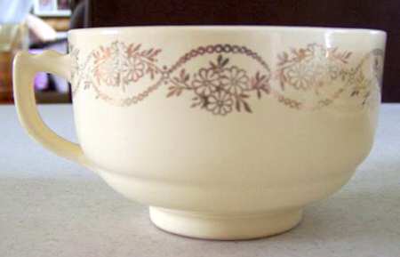 HLC1180 Footed Cup