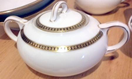 16109 Sugar Bowl & Lid